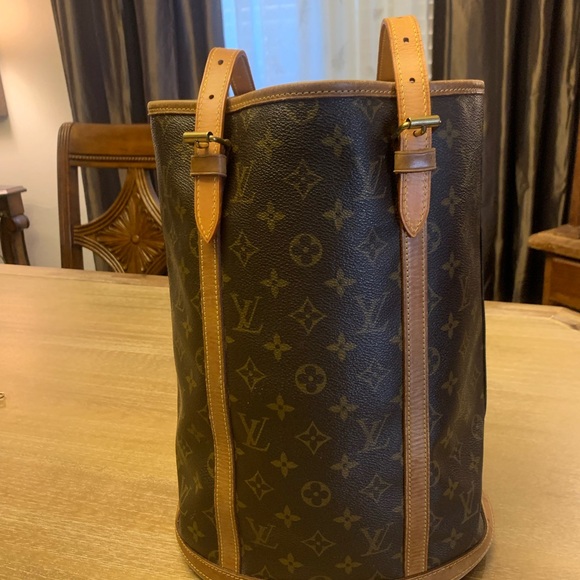 Louis Vuitton Authentic Monogram GM Bucket Bag - Picture 2 of 14